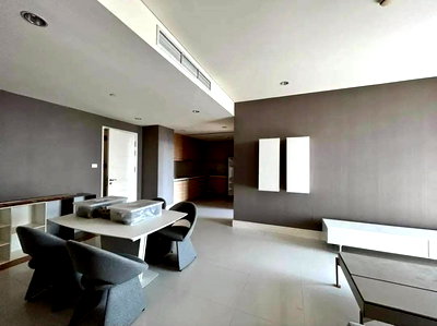 Condos for rent : LTHC12794 - Condo for rent at Aguston Sukhumvit 22 Size 140 sqm. 3 beds 3 baths Near BTS Phrom Phong Station ONLY 90K/Month