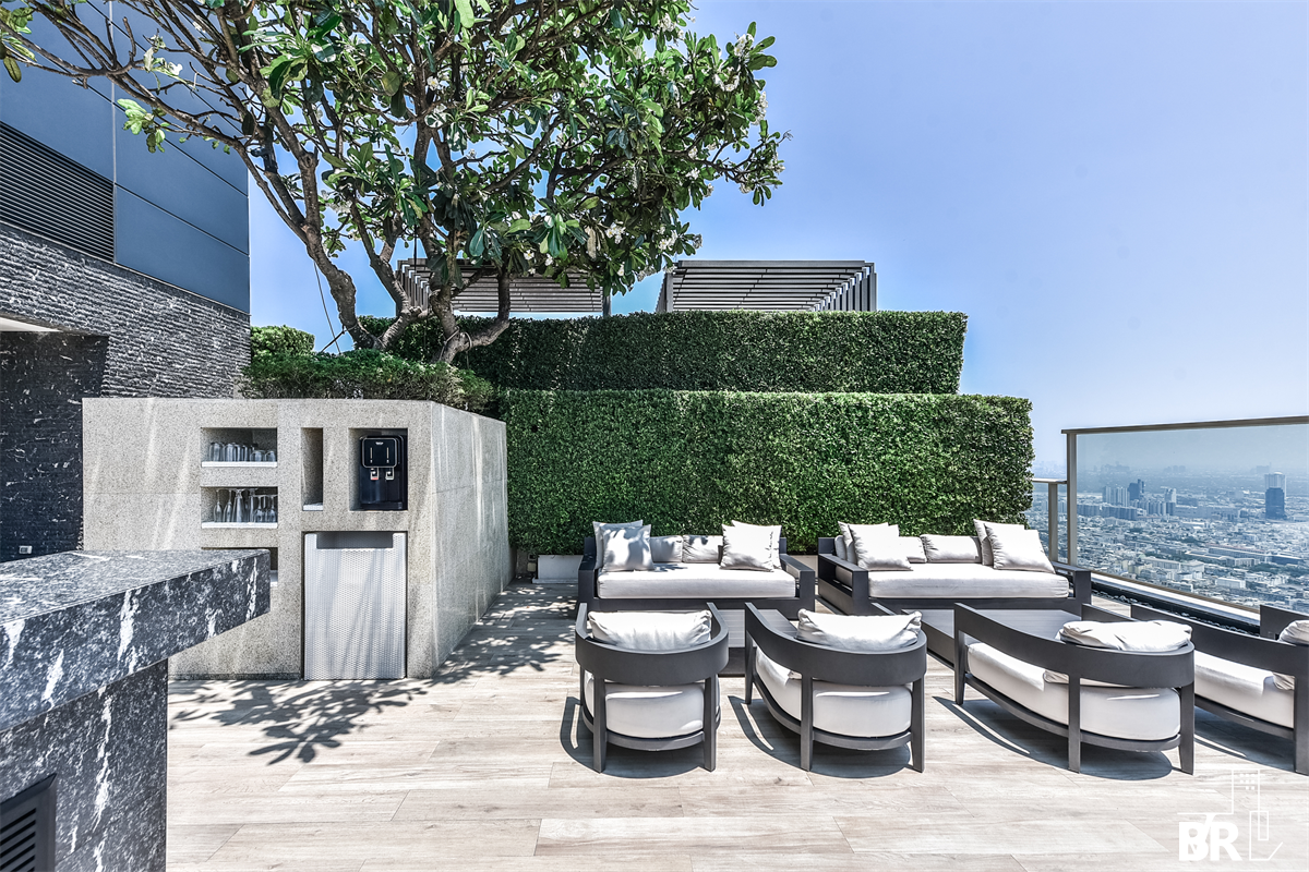 picture Four Seasons Private Residences  Ultimate Luxury Lifestyle with Convenience - 2/9