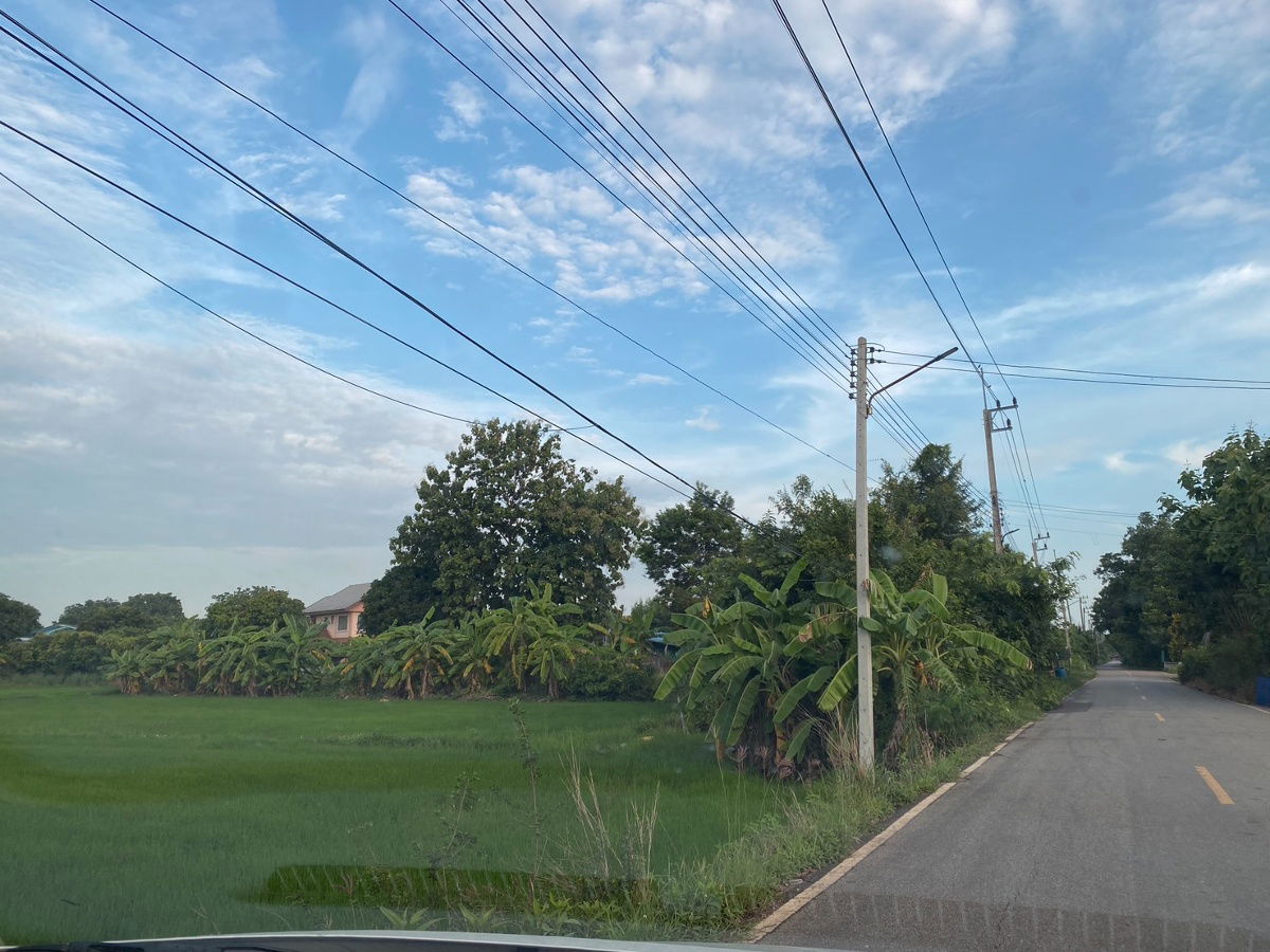 picture Land for Sale: 1 Rai 3 Ngan (2,800 sq.m.) Located in Mueang Kao Subdistrict, Phanom Sarakham, Chachoengsao.  Only 1.7 km from Highway 304  - 5/7