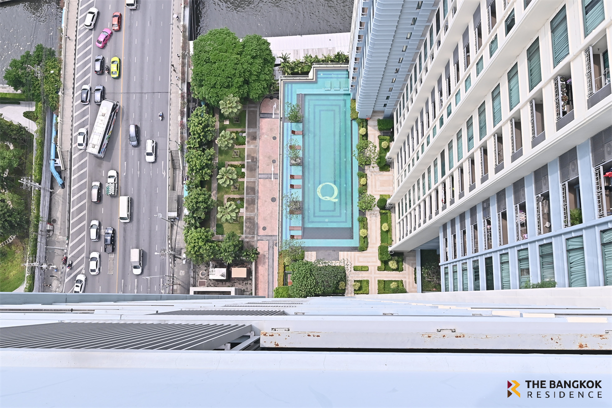 picture Ultimate Luxury Lifestyle with Convenience Q Asoke near MRT Phetchaburi Station - 2/10