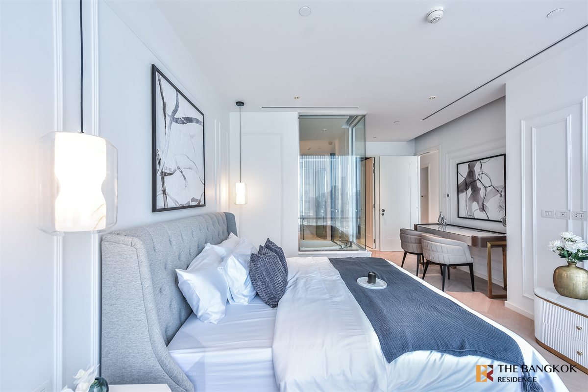 picture Luxury Condo in Central City Location Four Seasons Private Residences - 8/10