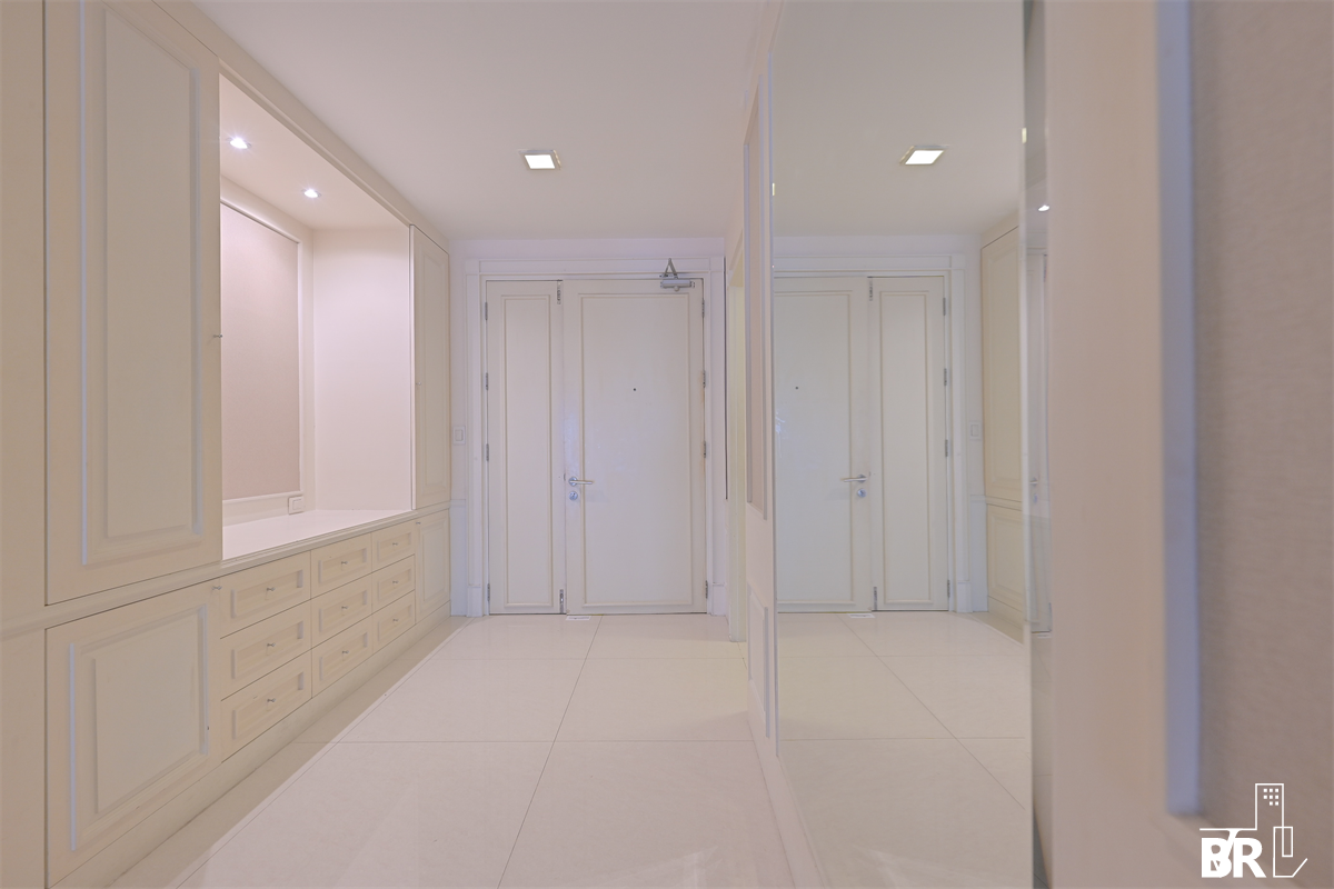 picture Nusasiri Grand Condo near BTS Ekkamai Luxuriously Elevated Unit - 8/10