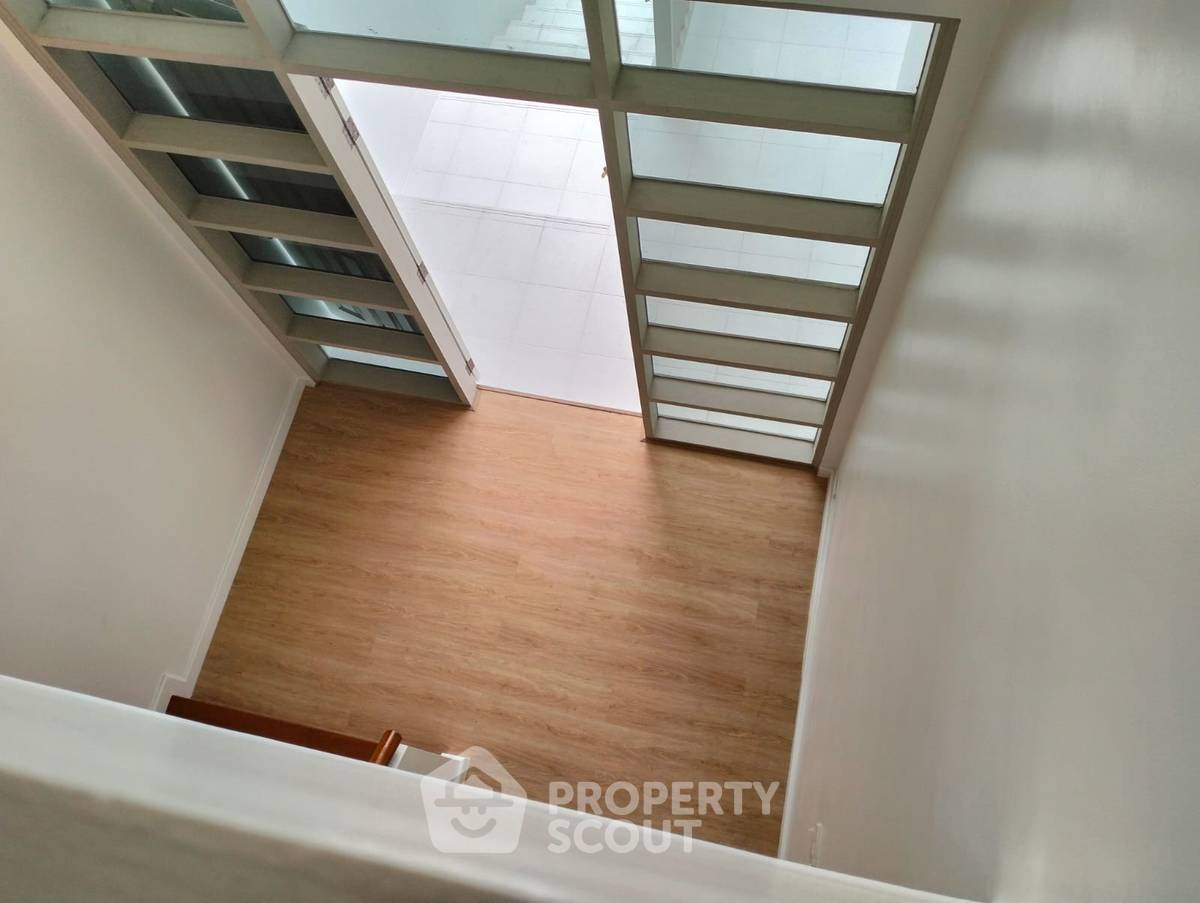 picture 4-BR Townhouse near MRT Sukhumvit (ID 2098222) - 17/20