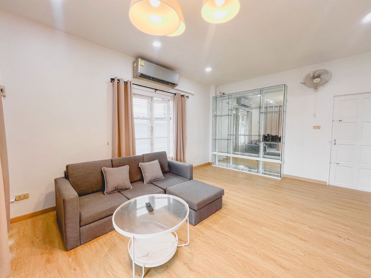 picture House for Rent – Corner Unit at Tharnthong Village - 28/34