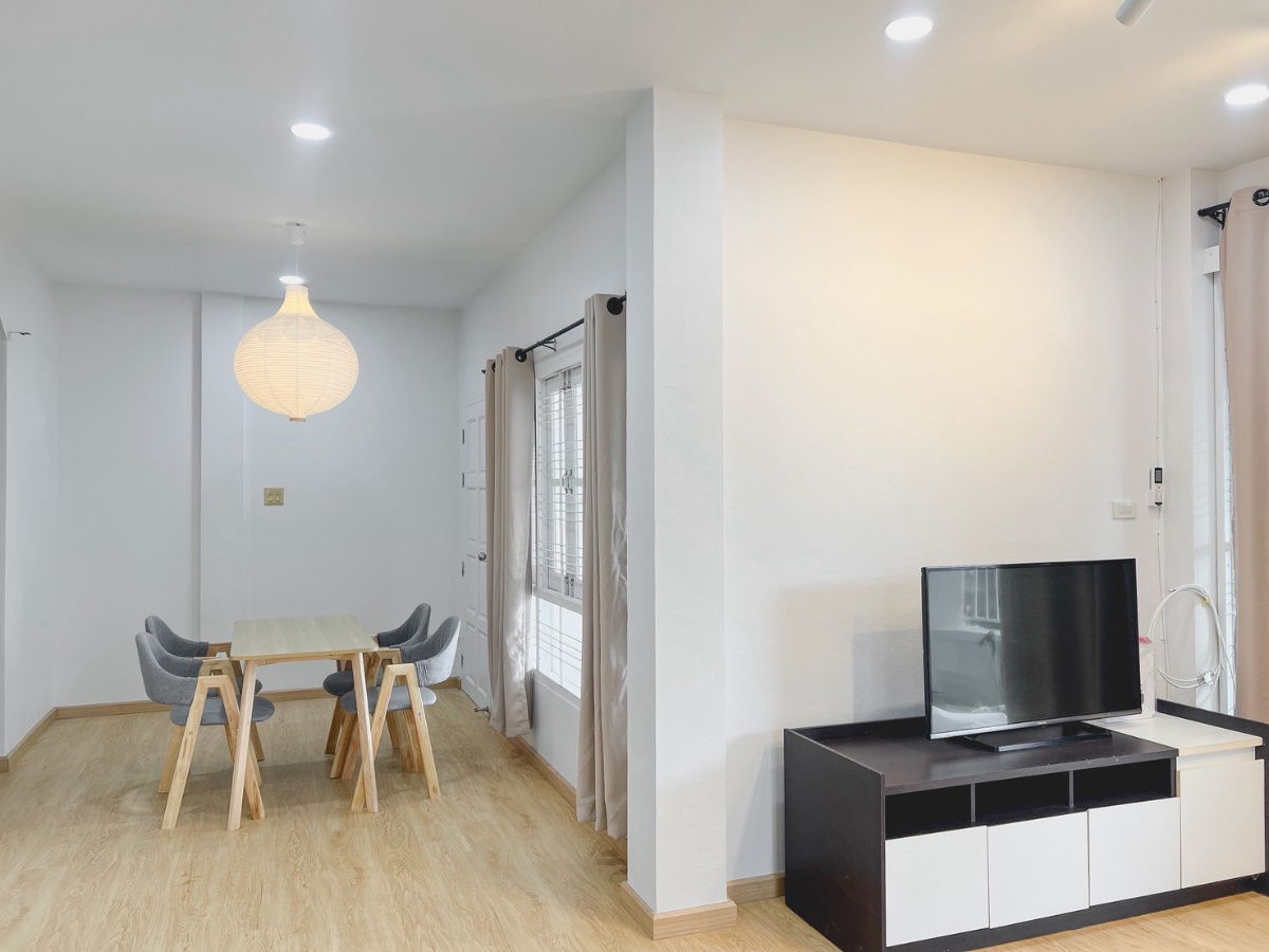 picture House for Rent – Corner Unit at Tharnthong Village - 12/34