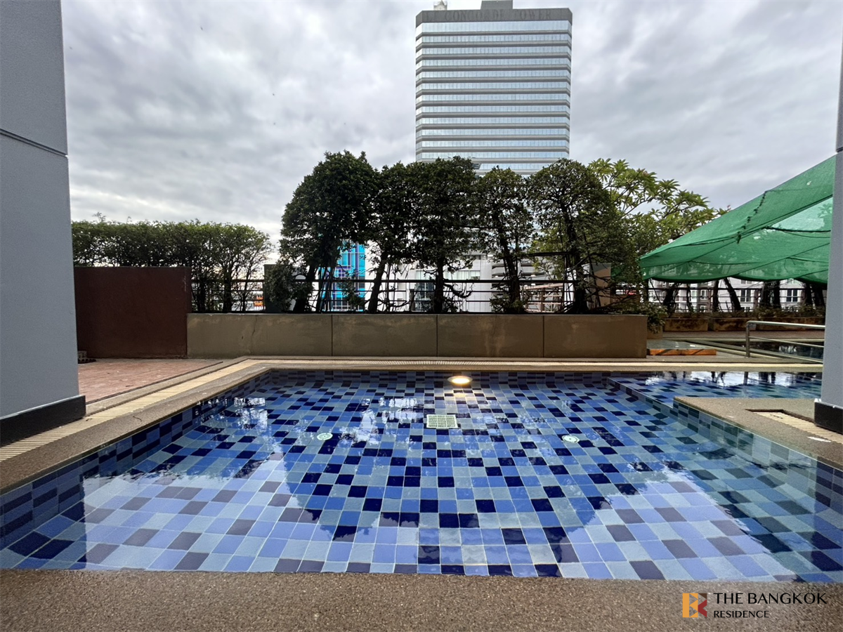 picture Diamond Ratchada Luxury Unit, Ready for You Without the Wait near MRT Huai Khwang Station - 2/9