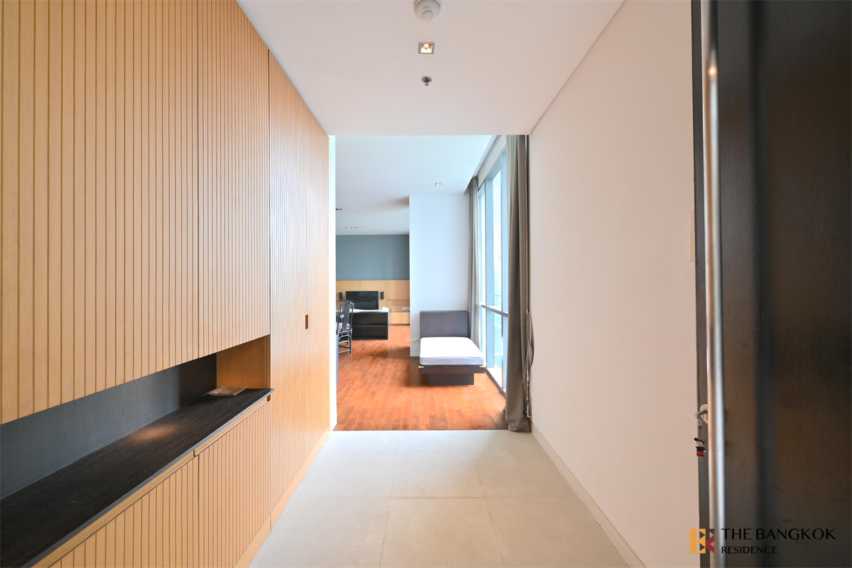 picture Domus 16,18 near BTS Asok The Privilege of Luxury in an Economic Hub Location - 1/10