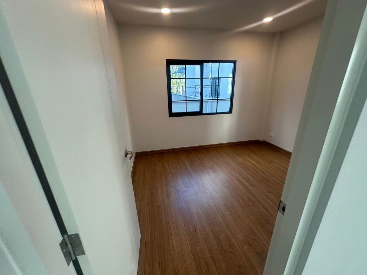 รูป CENTRO บางนา Phase2 ใกล้ MEGA BANGNA   หน้าบ้านหันทิศเหนือ บ้านใหม่พร้อมโอนค่ะ - รูปที่ 5/17