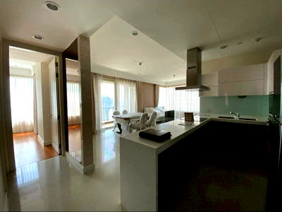 Condos for rent : LTH12804 - Condo for rent at Q Langsuan  Size 160 sqm. 3 beds 4 baths Near BTS Chidlom Station ONLY 120K/Month