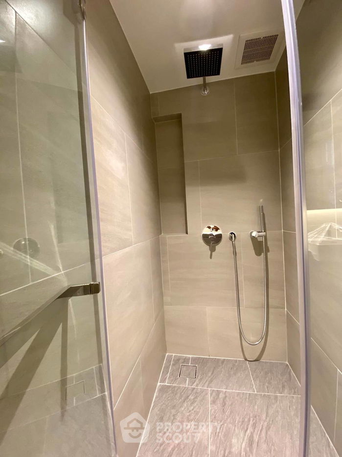 picture 2-BR Condo at The Lofts Silom near BTS Surasak (ID 725884) - 12/12