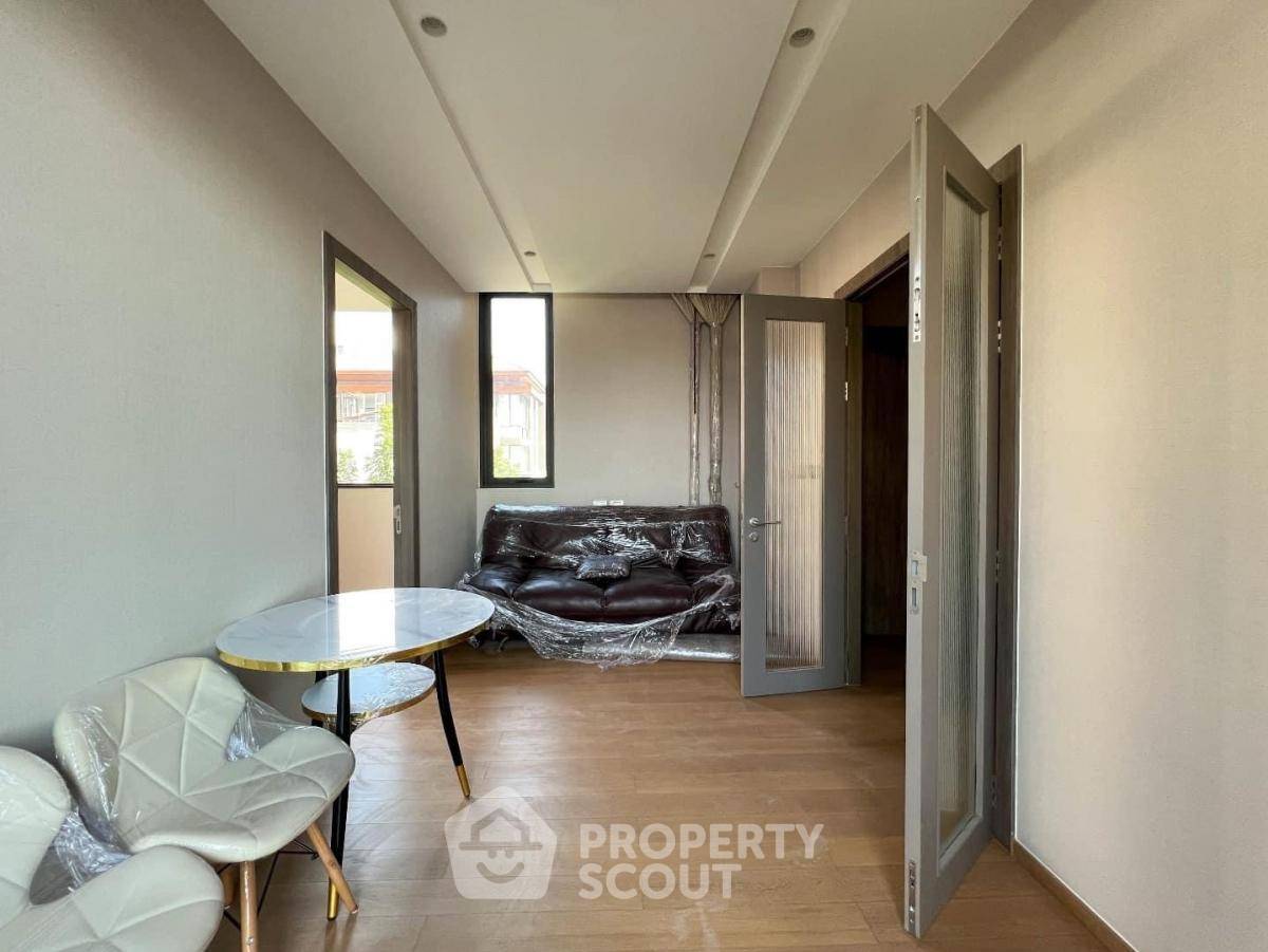 picture 4-BR House near MRT Khlong Toei (ID 1965944) - 19/30