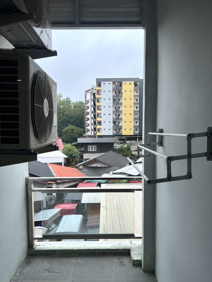 picture Selling Trams condo Jed yod , near Nimman , Maya Mall , Price 1.79 MB Tel. 082-3899314 (Khun Boo) - 13/22