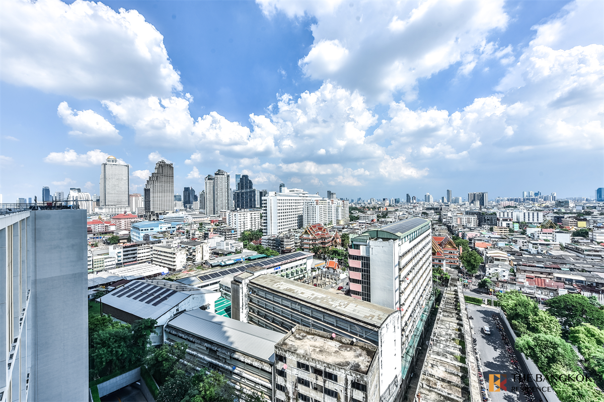picture Four Seasons Private Residences  Luxuriously Elevated Unit - 8/10