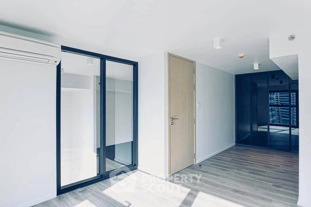 picture 2-BR Condo at The Lofts Silom near BTS Surasak (ID 725884) - 9/12
