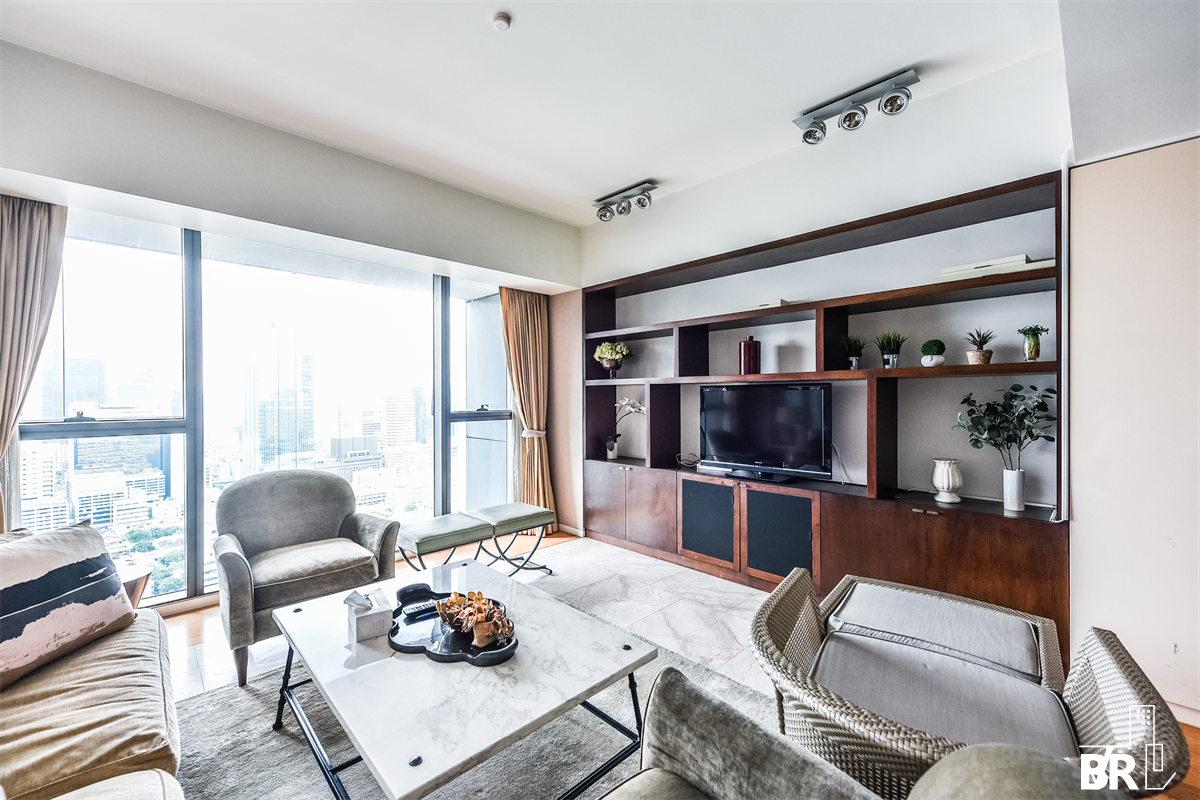 picture The Privilege of Luxury in an Economic Hub Location The Met - 1/10