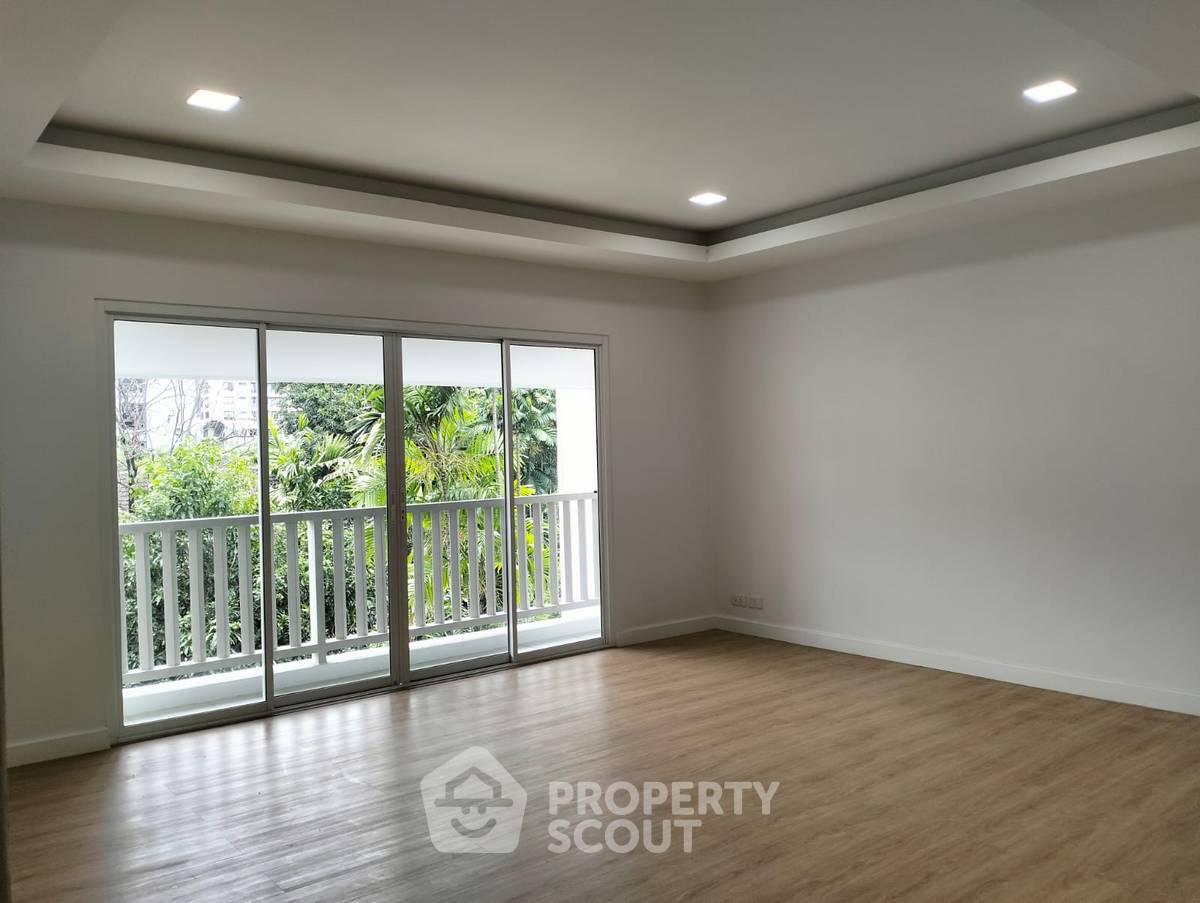 picture 4-BR Townhouse near MRT Sukhumvit (ID 2098222) - 16/20