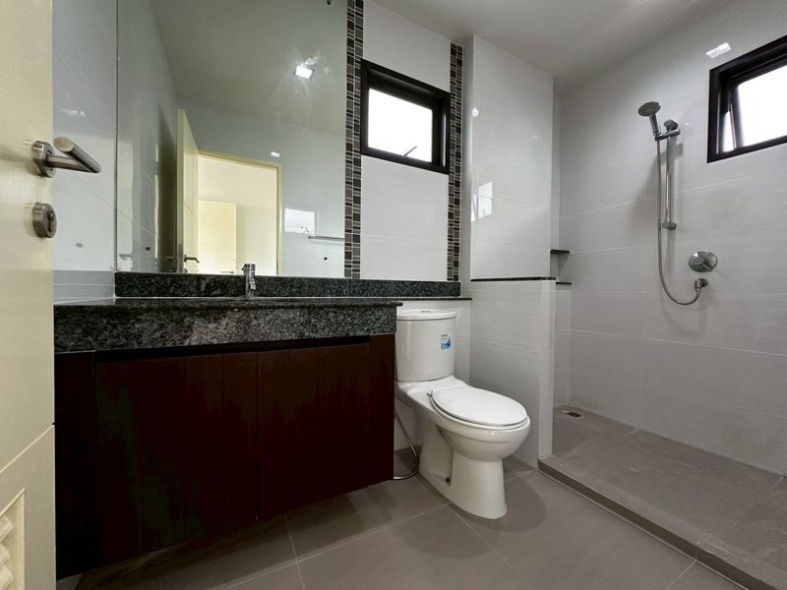 picture Best Deal! 2-Storey House at Setthasiri Watcharaphon – 54.6 sq.w. - 10/15