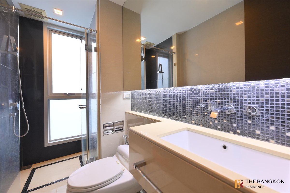 picture The Address Asoke near MRT Phetchaburi Station Luxurious Design, Elevated Atmosphere - 9/10