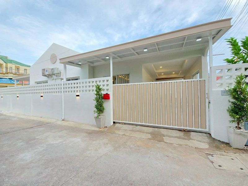 รูป ขายบ้านเดี่ยว โมเดิร์นโฮม โรงโป๊ะ บางละมุง ทำเลดี ใกล้ถนนสุขุมวิท  - รูปที่ 1/20