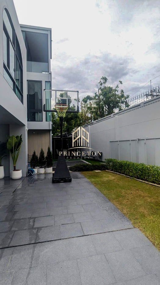 picture House for rent Vive Krungthep Kreetha next to Wellington School - 25/29