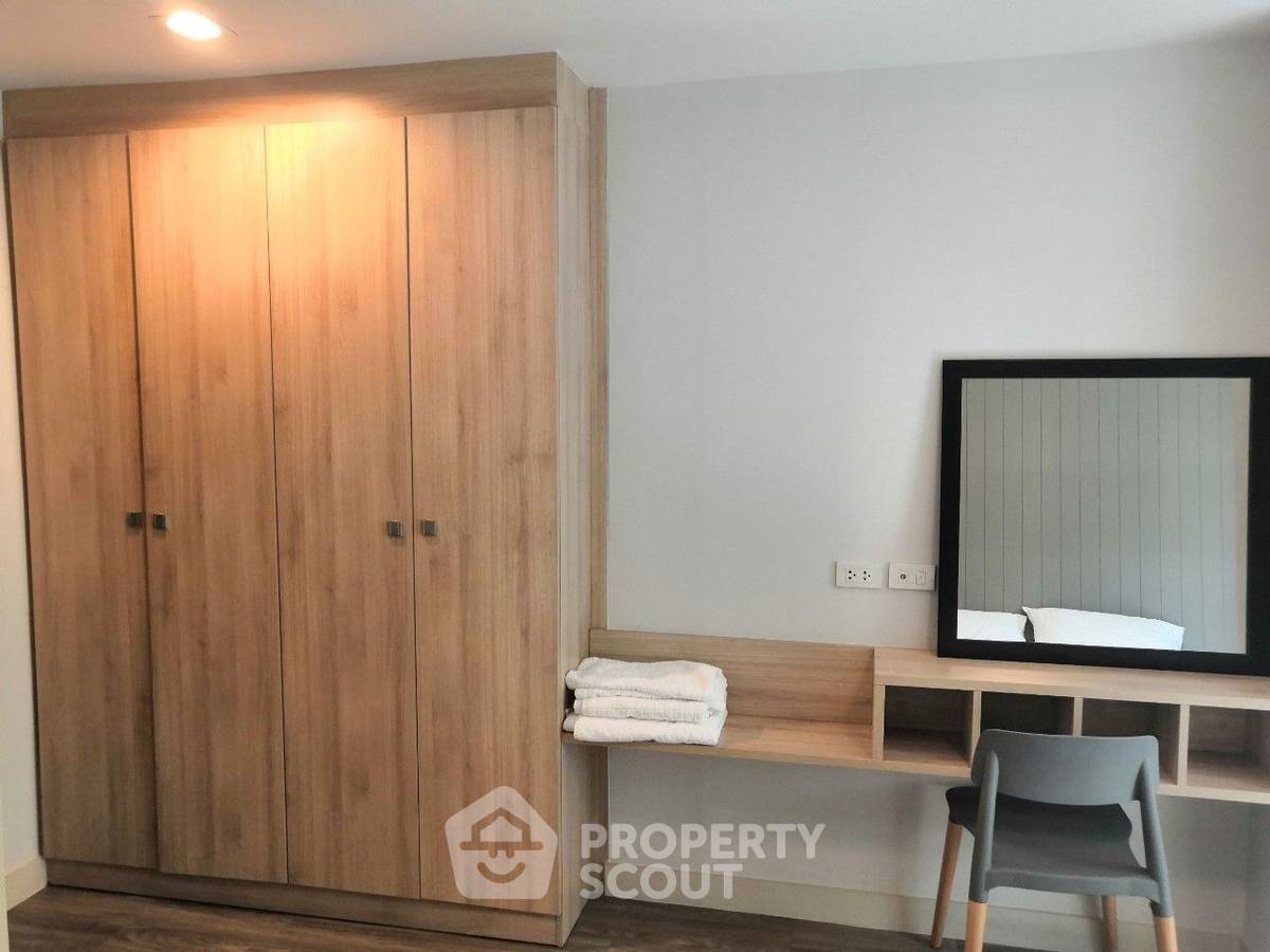 picture 4-BR Condo at Lily House Mansion near MRT Phetchaburi (ID 666419) - 4/18