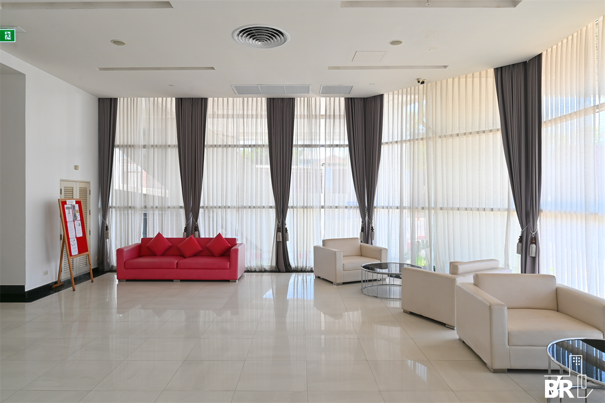 picture Nusasiri Grand Condo The Privilege of Luxury in an Economic Hub Location near BTS Ekkamai - 2/9