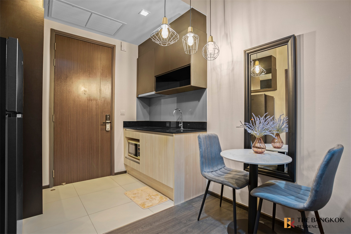 picture Edge Sukhumvit 23 Live the Luxury Style in a High-potential Location near BTS Asok - 1/9