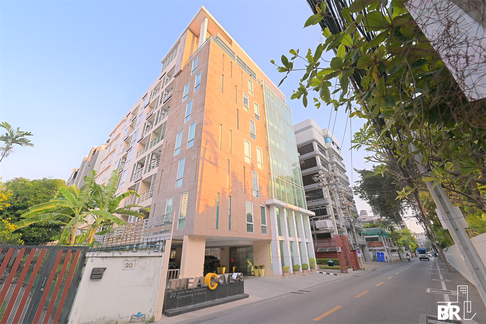 The Alcove Sukhumvit 49  Condo in CBD, Below Market Price