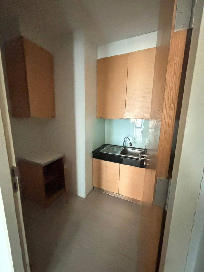 picture For rent, office space, potential location, convenient travel, suitable for all sizes of businesses. Line ID: @951qfbfi - 8/16