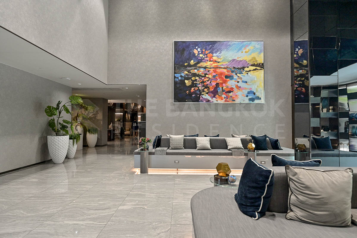 picture The Privilege of Luxury in an Economic Hub Location Life Asoke - Rama 9 near MRT Rama 9 Station - 3/9