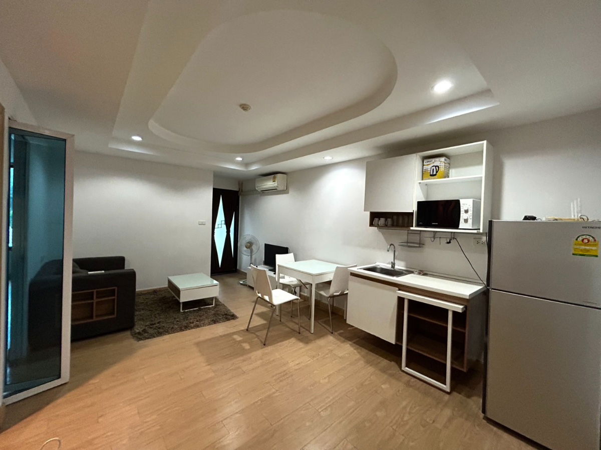 picture Selling Trams condo Jed yod , near Nimman , Maya Mall , Price 1.79 MB Tel. 082-3899314 (Khun Boo) - 4/22
