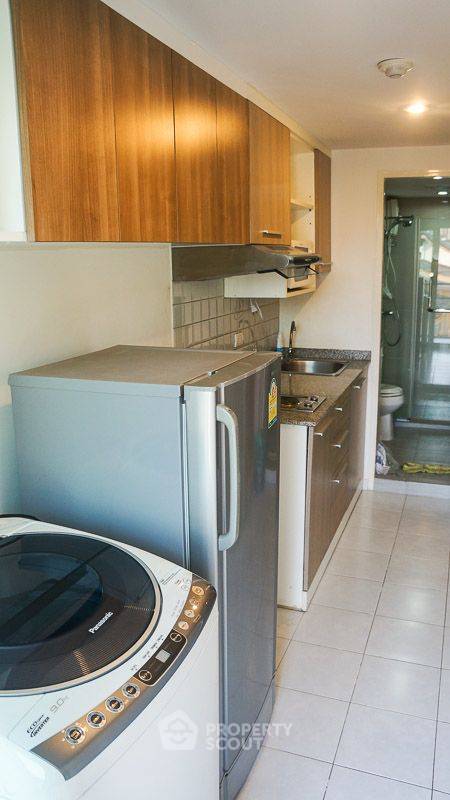 picture 1-BR Condo at Zenith Place @ Sukhumvit Condominium near BTS Phra Khanong (ID 2208587) - 4/8