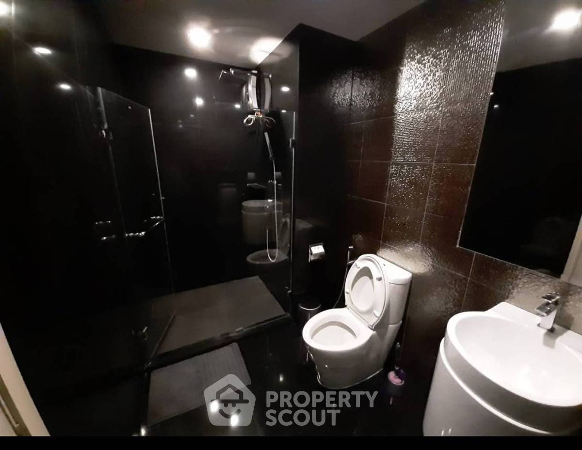 picture 2-BR Condo at Rhythm Sukhumvit 36-38 near BTS Thong Lor (ID 2075043) - 6/10