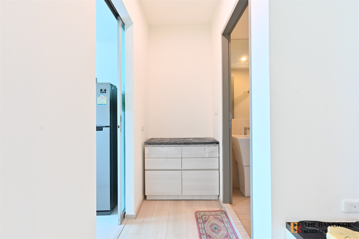 picture Life Ratchadapisek near MRT Huai Khwang Station The Privilege of Luxury in an Economic Hub Location - 1/10