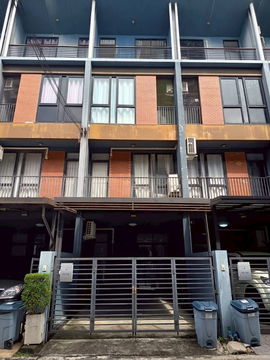 ขายบ้านทาวน์โฮม หมู่บ้านเฮ้าส์ 35 นนทบุรีแถวเซ็นทรัลแจ้งวัฒนะ เหมาะสำหรับทำโกดังเก็บของ ออฟฟิศขนาดเล็กบ้านพักระยะยาว