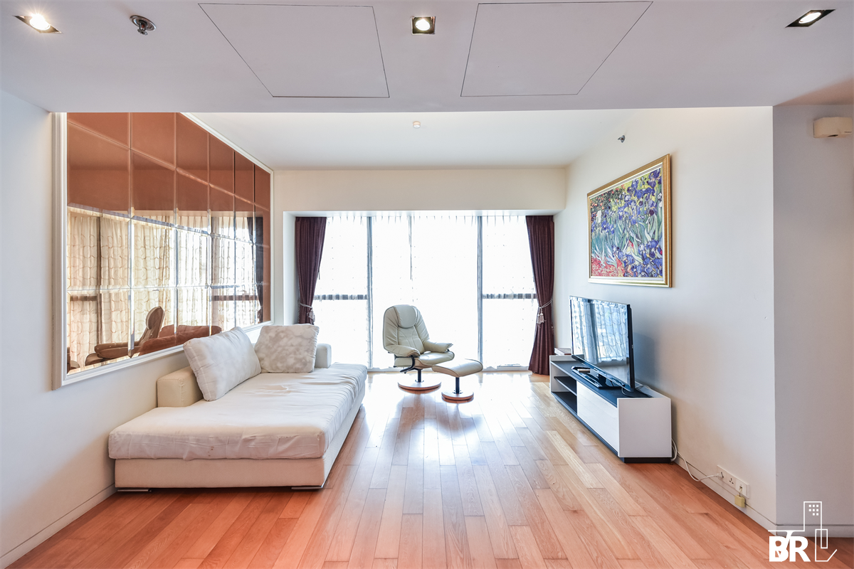 picture The Met  The Privilege of Luxury in an Economic Hub Location - 10/10