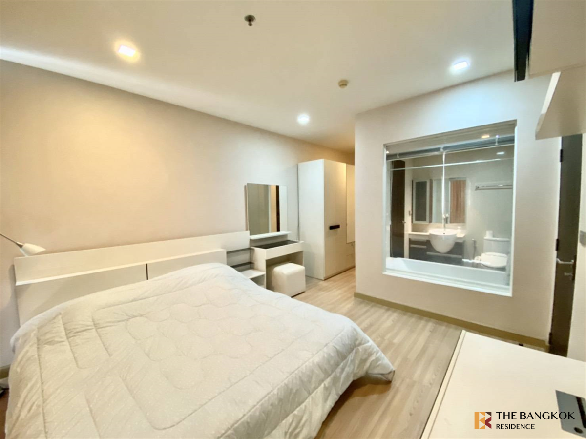 picture Sky Walk Residences (Phra Khanong) Luxury Condo at Special Price near BTS Phra Khanong - 7/9