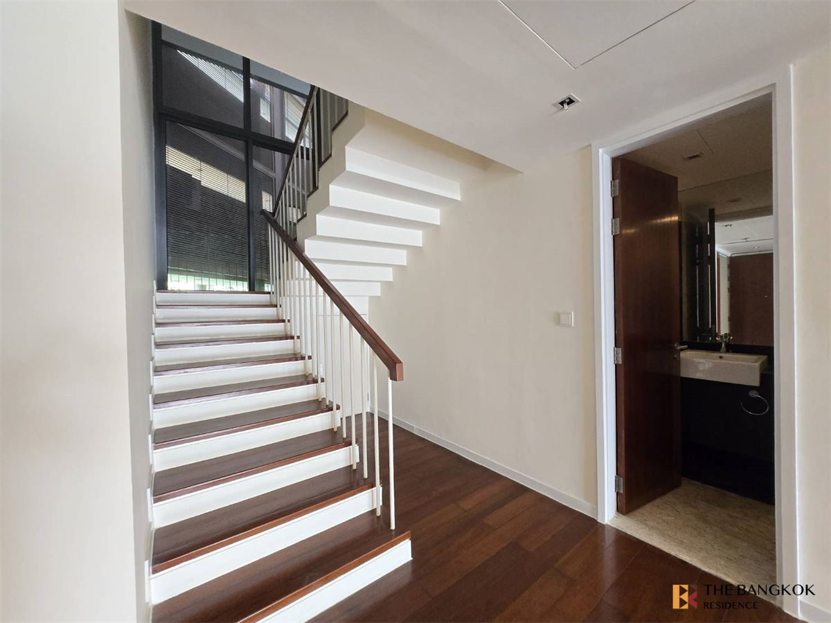 picture The Pano Luxury Unit, Ready for You Without the Wait - 9/10