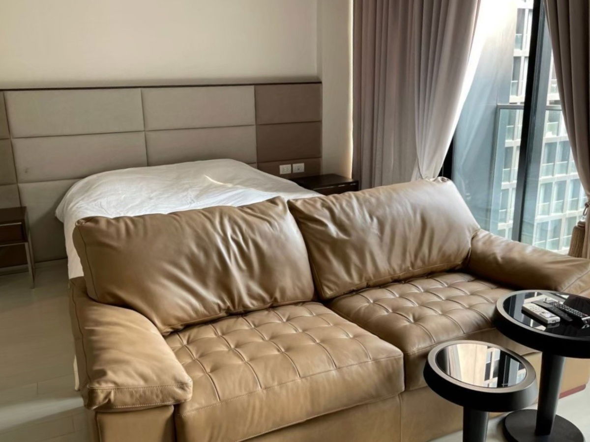 picture ♦ Best Price ♦ Tower B, 10+ Floor, Type A12 | 1 Bedroom, 46.72 sq.m. | Condo skywalk connect to BTS ploenchit and Central Embassy. - 2/18
