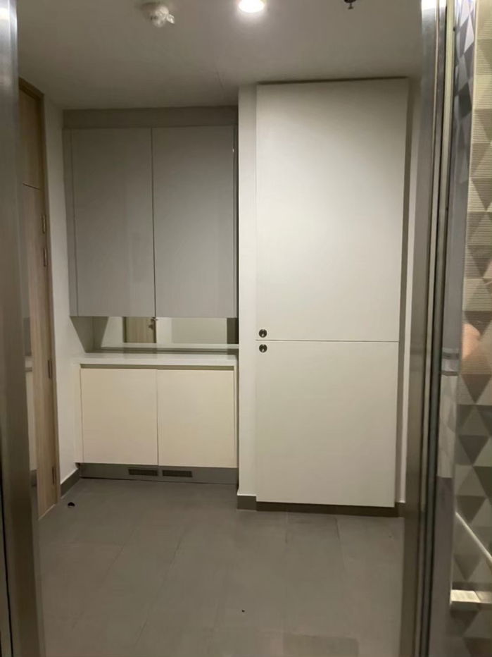 picture ♦ Best Price ♦ Tower B, 10+ Floor, Type A12 | 1 Bedroom, 46.72 sq.m. | Condo skywalk connect to BTS ploenchit and Central Embassy. - 12/18