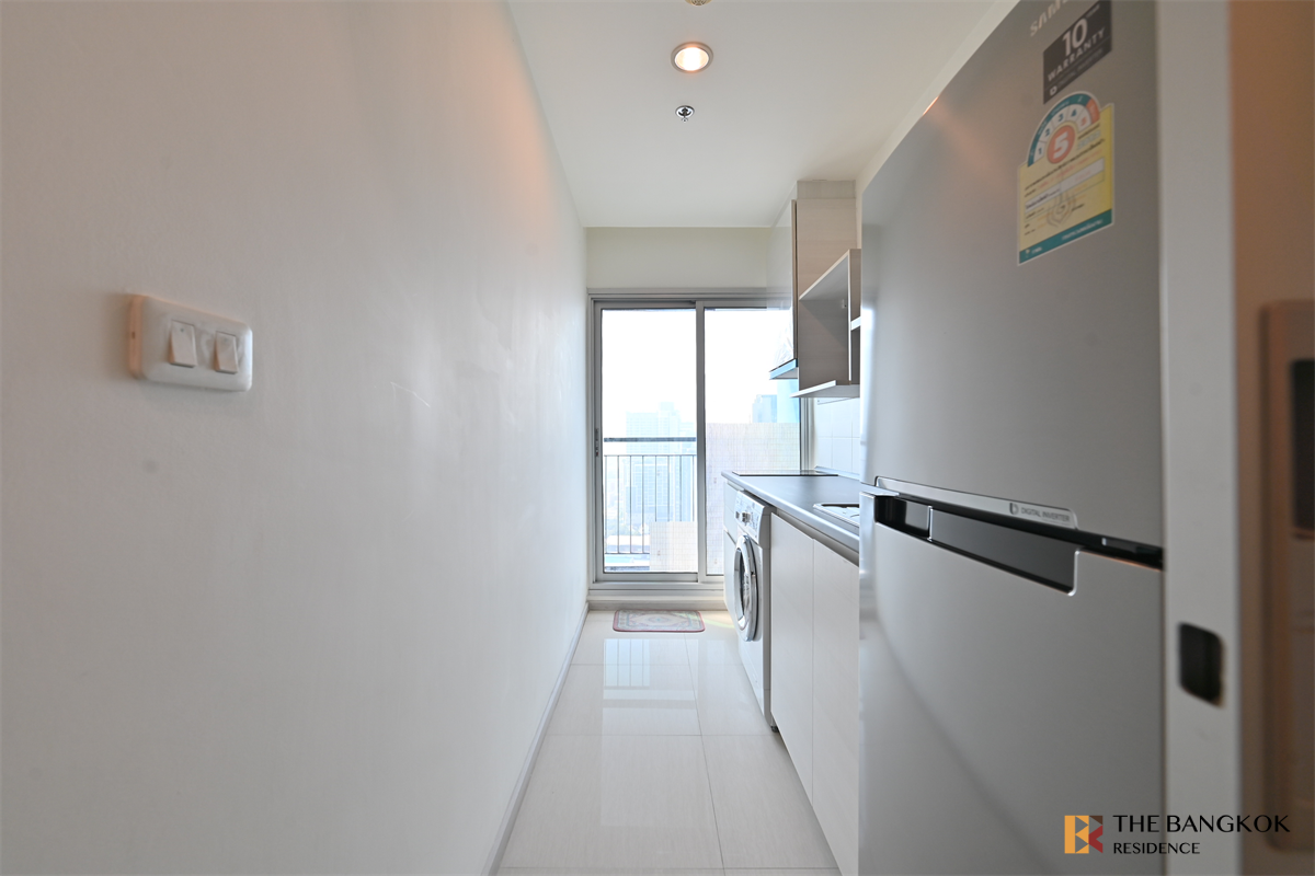picture Life Ratchadapisek near MRT Huai Khwang Station The Privilege of Luxury in an Economic Hub Location - 7/10