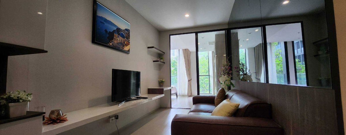picture ● Good Deal ● Tower B, 00+ Floor | 1 Bedroom, 52.00 sq.m. | Condo skywalk connect to BTS ploenchit and Central Embassy. - 2/5
