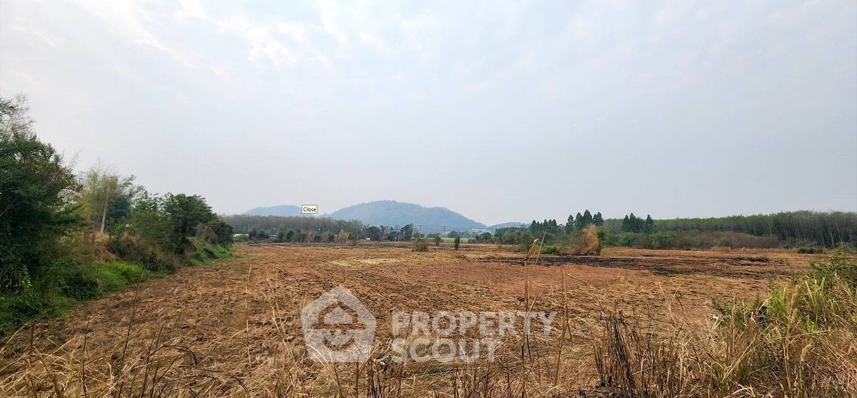 รูป ที่ดินสำหรับปล่อยขาย 40,916 ตารางเมตร แถว ใน หนองอิรุณ (ID 2200168) - รูปที่ 2/5