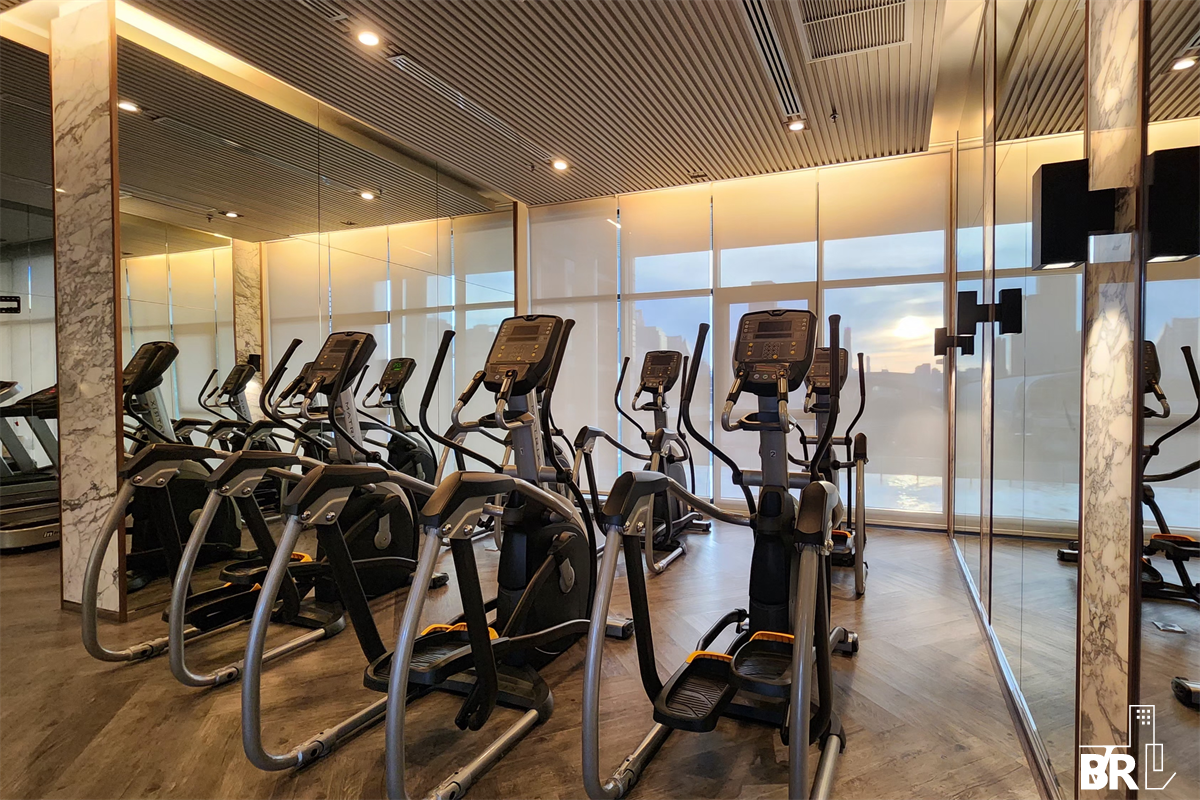picture Premium Luxury Condo in Prime Location Life Asoke near MRT Phetchaburi Station - 6/9