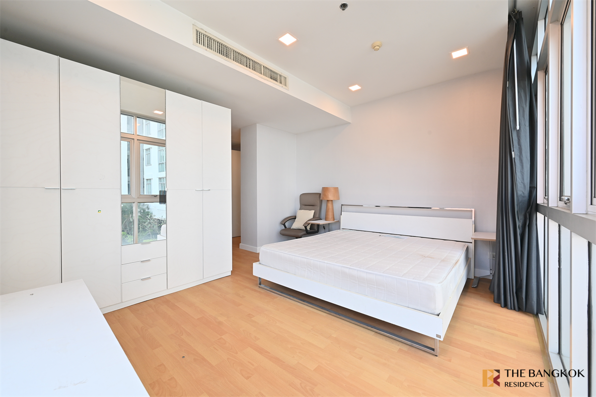picture Nusasiri Grand Condo near BTS Ekkamai Luxury Unit, Ready for You Without the Wait - 3/10
