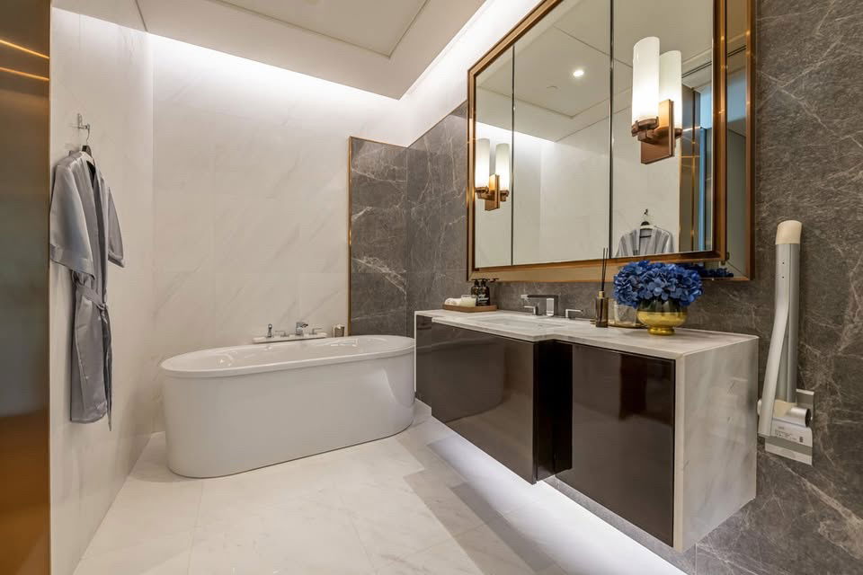 picture Room for rent at Sindhorn Tonson - 14/16
