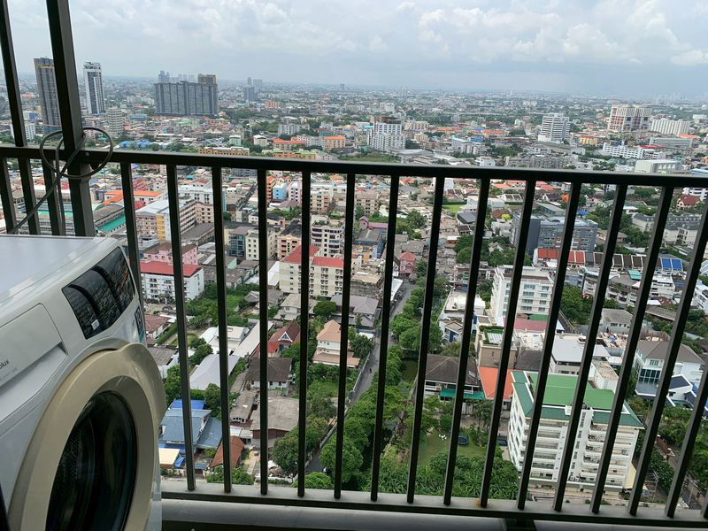 picture C Ekkamai (Ekkamai BTS Station) - 10/10