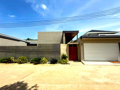 บ้านเดี่ยว เซ็นทรัล ศรีราชา : ขายบ้านเดี่ยว ห้วยยายพหรม ศรีราชา บ้านสวยพร้อมสระว่ายน้ำส่วนตัว 