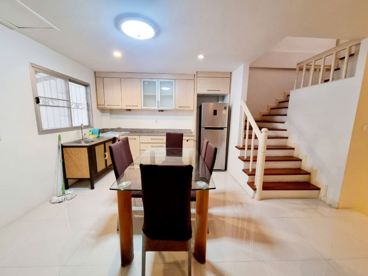 picture ✅ Townhome for Rent | Fully Furnished | Perfect for Living or Home Office | The Balcony Home - 2/12