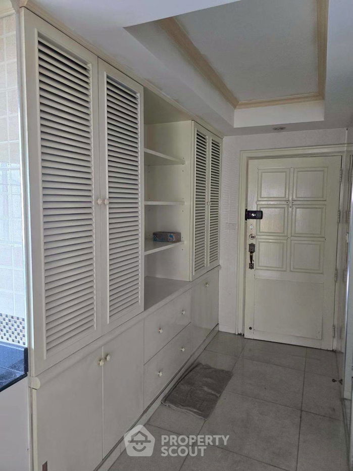 picture 2-BR Condo at I.T.F. Silom Palace Condominium near BTS Chong Nonsi (ID 2211805) - 2/10